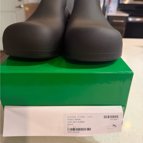 Bottega Veneta Black Men's Slip-On Loafers - Picture 5 of 8